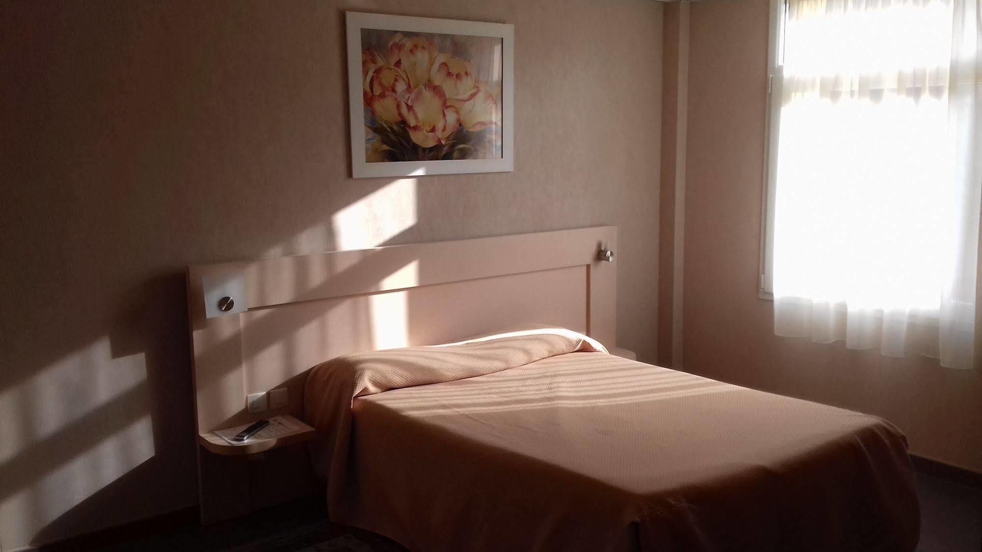 Le Logis De La Lys Hotel Aire-sur-la-Lys Luaran gambar