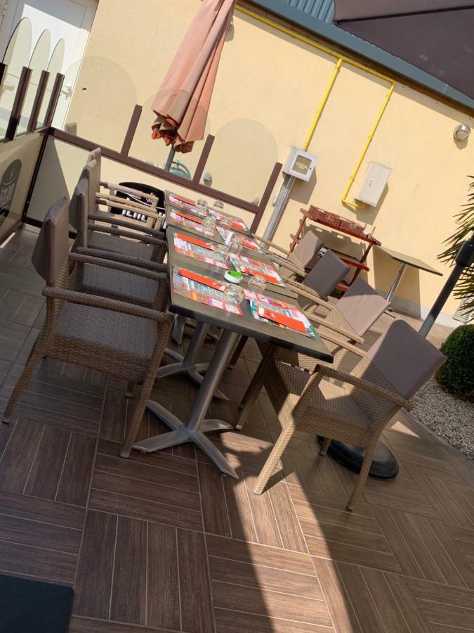 Le Logis De La Lys Hotel Aire-sur-la-Lys Luaran gambar