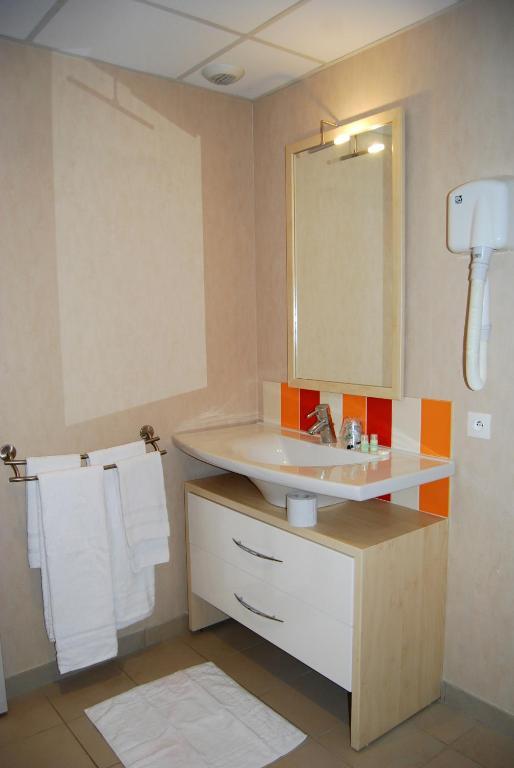 Le Logis De La Lys Hotel Aire-sur-la-Lys Bilik gambar
